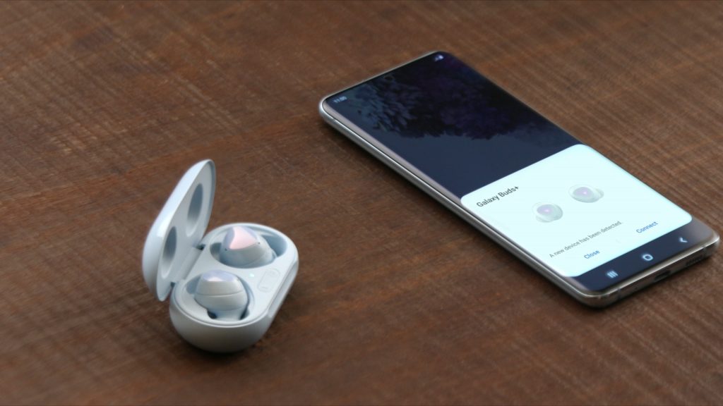 Galaxy S20+ met Buds+ speakers